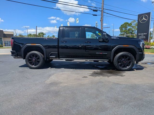 Used 2025 GMC Sierra 2500 AT4 w/ AT4 Premium Plus Package AWD/4WD image 4