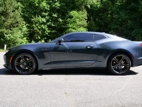 Used 2022 Chevrolet Camaro LT RWD image 27