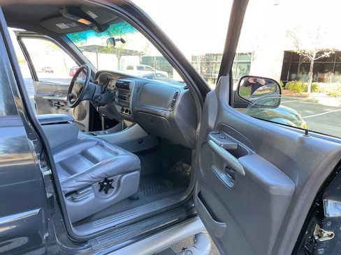 Used 2002 Ford Explorer Sport Trac 4x4 image 9