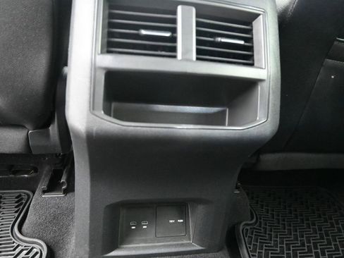 Used 2022 Volkswagen Atlas Cross Sport SE w/ Panoramic Sunroof Package image 14