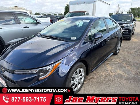 Used 2025 Toyota Corolla LE FWD image 1