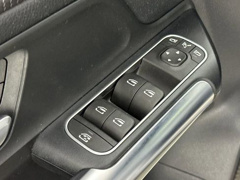 Used 2021 Mercedes-Benz GLA 250 image 14