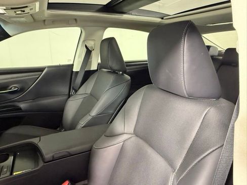 Used 2023 Lexus ES 350 w/ Premium Package image 17