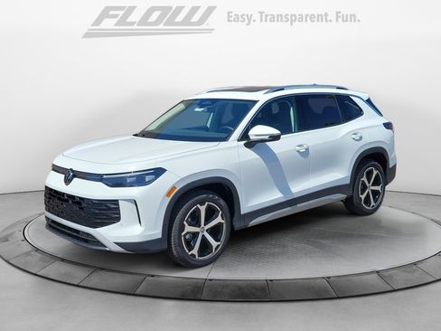New 2026 Volkswagen Tiguan SE FWD image 3