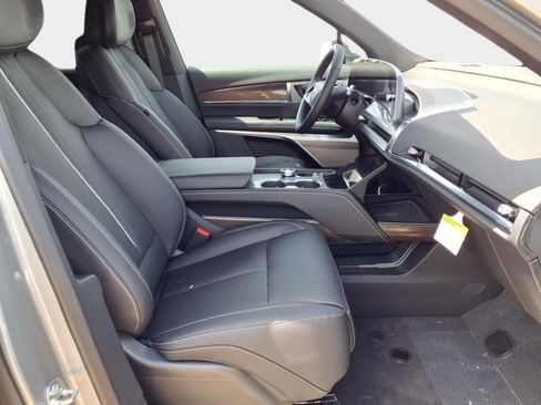 New 2026 Cadillac Vistiq Sport image 25