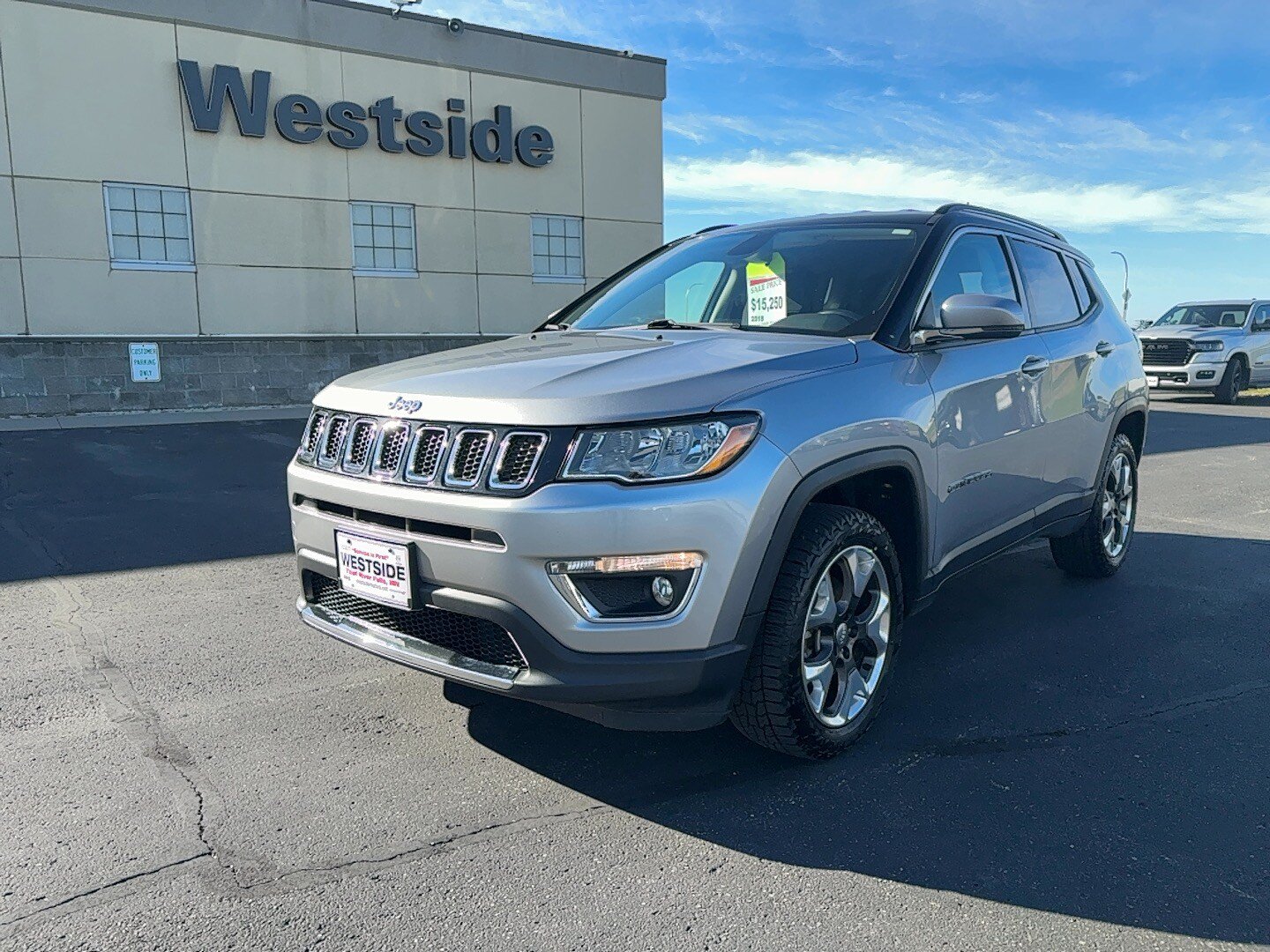 Used 2018 Jeep Compass Limited AWD/4WD image 2