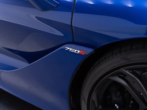 Used 2024 McLaren 750S Spider RWD image 26