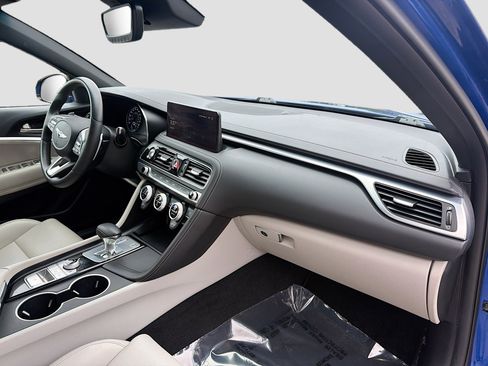 Used 2023 Genesis G70 2.0T image 14