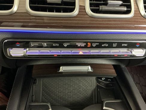 Used 2023 Mercedes-Benz GLS 450 4MATIC image 18