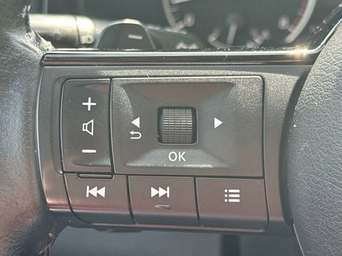 Used 2023 Nissan Pathfinder SV AWD/4WD image 32