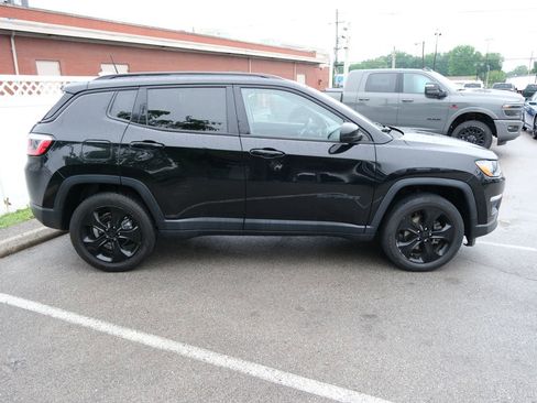 Used 2020 Jeep Compass Latitude AWD/4WD image 2