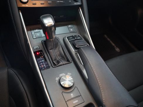 Used 2017 Lexus IS 350 F Sport RWD image 10