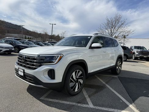 Used 2025 Volkswagen Atlas SEL image 7