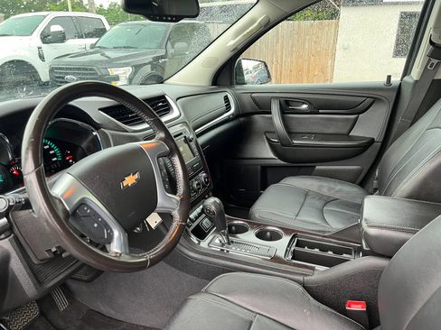 Used 2017 Chevrolet Traverse LT FWD image 10