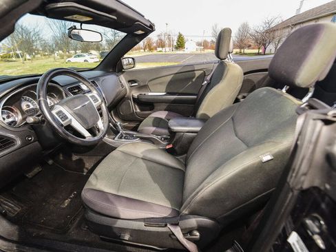 Used 2012 Chrysler 200 Touring FWD image 10