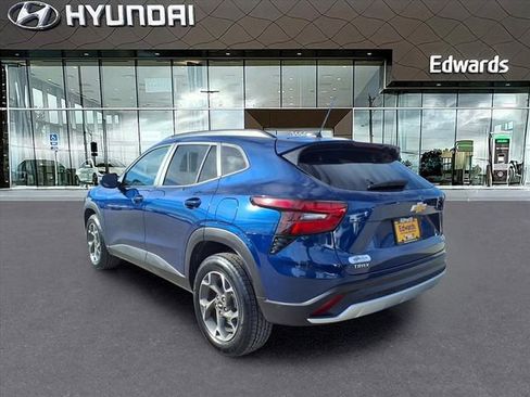 Used 2024 Chevrolet Trax LT image 5