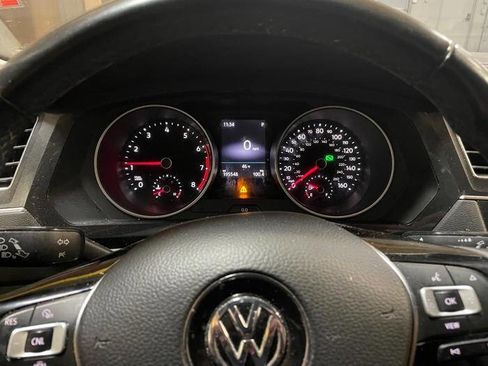 Used 2019 Volkswagen Tiguan SE w/ Panoramic Sunroof Package image 39