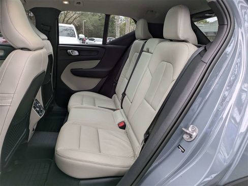 Certified 2023 Volvo XC40 B5 Plus w/ Protection Package Premier image 15