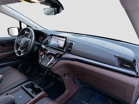 Used 2025 Honda Odyssey Elite image 32