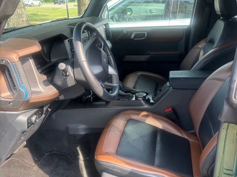 Used 2023 Ford Bronco Outer Banks AWD/4WD image 3
