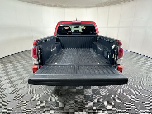 Used 2020 Toyota Tacoma TRD Sport RWD image 31