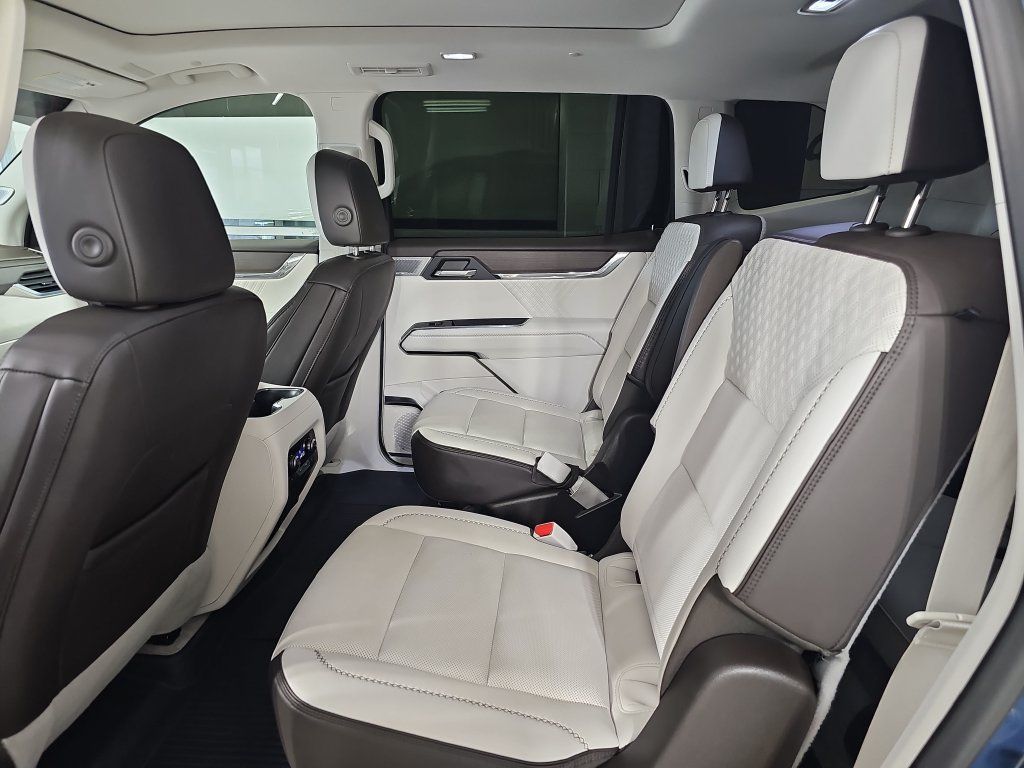 Used 2024 GMC Acadia Denali w/ Super Cruise Package AWD/4WD image 19