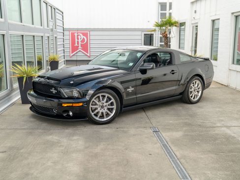 Used 2009 Ford Mustang Shelby GT500 image 2
