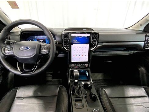 Used 2025 Ford Ranger Lariat w/ FX4 Off-Road Package AWD/4WD image 15