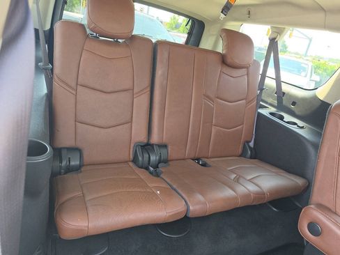 Used 2016 Cadillac Escalade ESV Luxury AWD/4WD image 15
