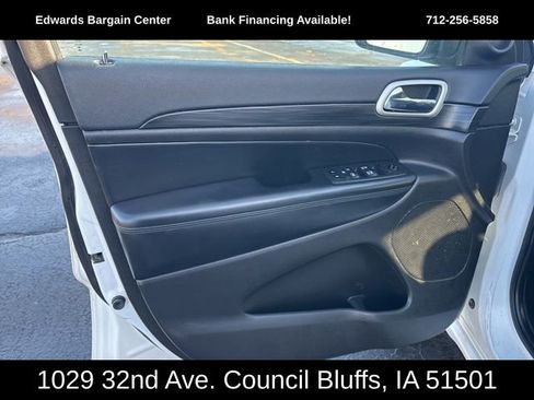 Used 2021 Jeep Grand Cherokee Laredo X image 17