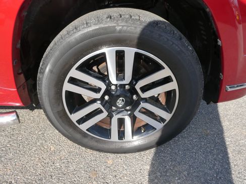 Used 2014 Toyota 4Runner Limited image 34