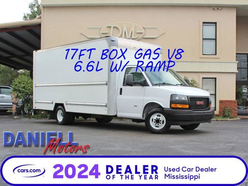 Used 2021 GMC Savana 3500 Extended w/ Power Convenience Package image 1
