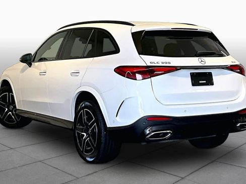 Used 2025 Mercedes-Benz GLC 300 4MATIC image 12