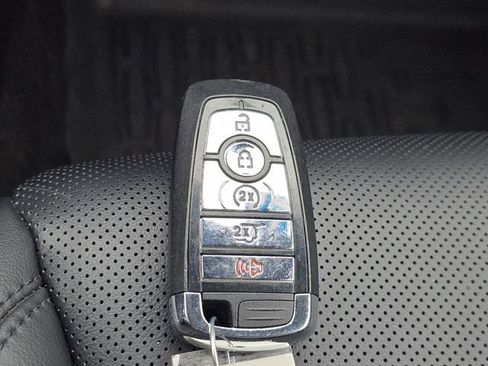 Used 2022 Lincoln Corsair AWD w/ Equipment Group 101A image 32