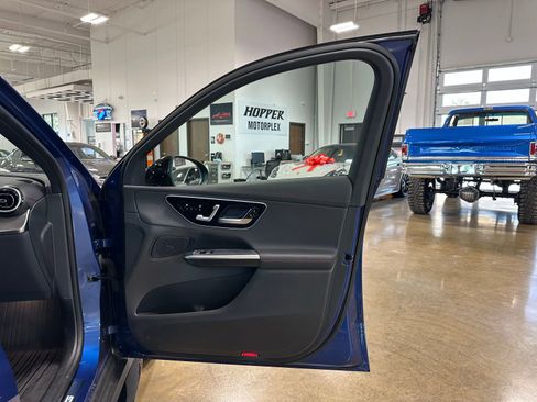 Used 2025 Mercedes-Benz GLC 43 AMG 4MATIC image 42