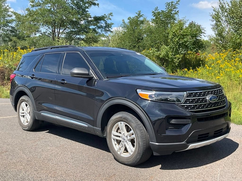 Certified 2021 Ford Explorer XLT w/ Class III Trailer Tow Package AWD/4WD image 1