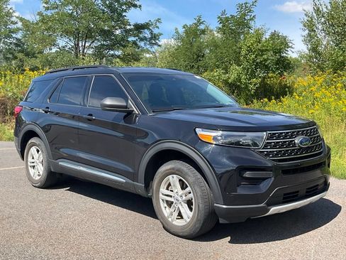 Used 2021 Ford Explorer XLT w/ Class III Trailer Tow Package AWD/4WD image 1