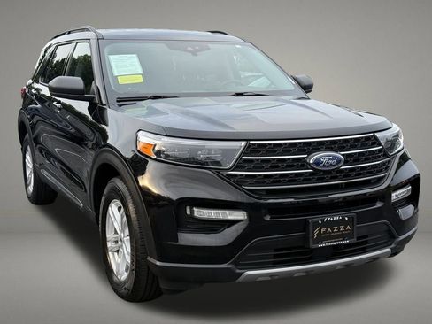 Used 2022 Ford Explorer XLT w/ Equipment Group 202A image 8