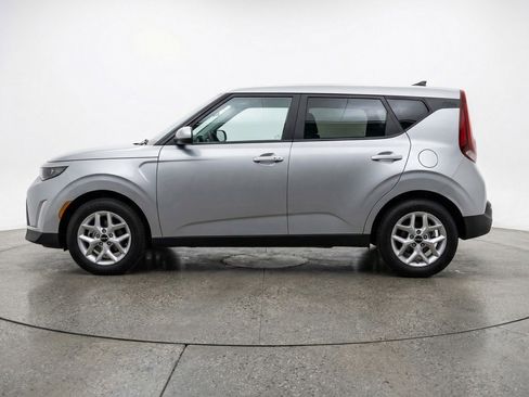 Used 2025 Kia Soul LX w/ LX Technology Package image 5