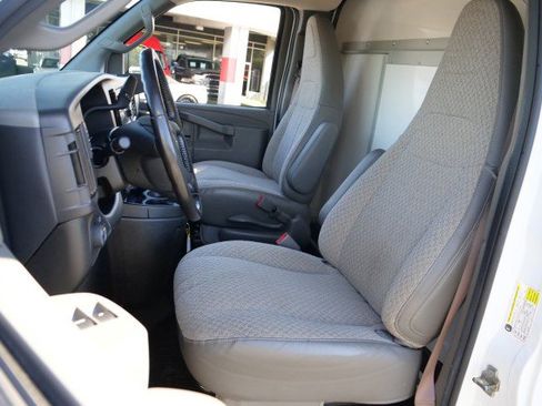 Used 2021 Chevrolet Express 3500 w/ Power Convenience Package RWD image 3