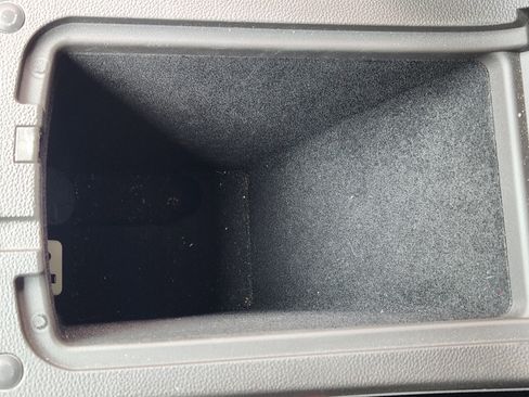 Used 2010 Cadillac SRX Luxury image 26