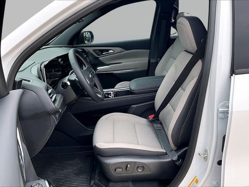 New 2026 Chevrolet Traverse LT w/ Sun and Wheel Package FWD image 10