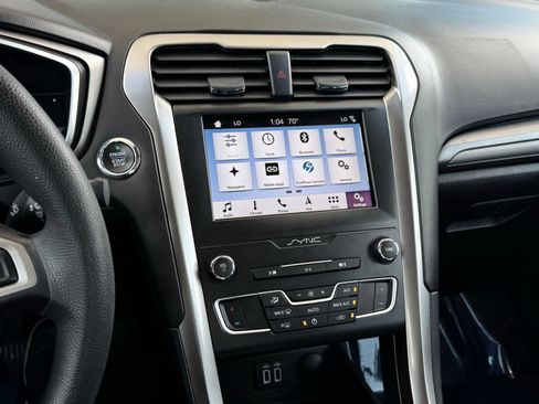 Used 2019 Ford Fusion SE FWD image 28