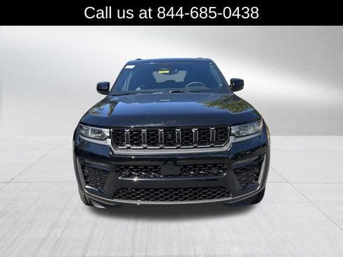 New 2027 Jeep Grand Cherokee Limited AWD/4WD image 2