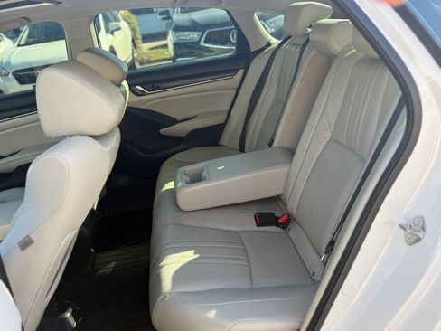 Used 2018 Honda Accord Touring image 15