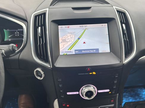 Used 2020 Ford Edge Titanium w/ Class II Trailer Tow Package image 15