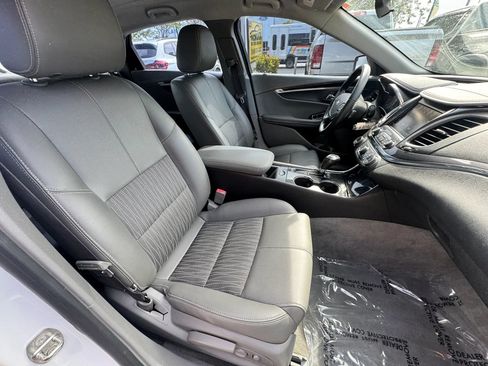Used 2016 Chevrolet Impala LT FWD image 15