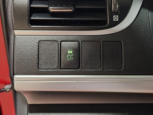 Used 2013 Toyota Camry SE image 40