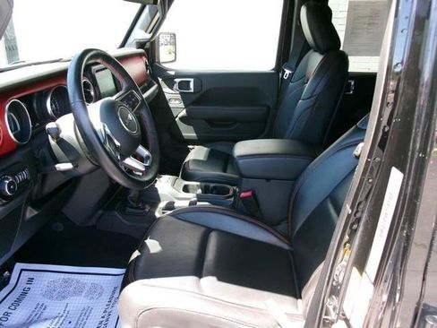 Used 2019 Jeep Wrangler Unlimited Rubicon w/ Dual Top Group AWD/4WD image 8