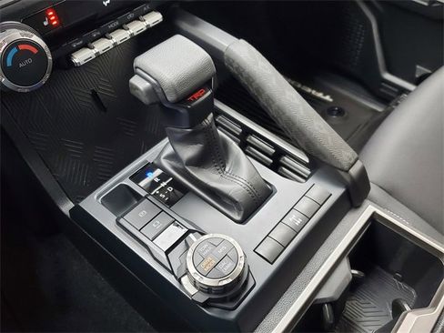 Used 2024 Toyota Tacoma TRD Off-Road image 31
